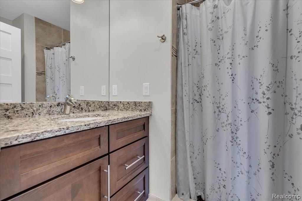 868 HAZEL Street, Birmingham, MI 48009 — Photo 43