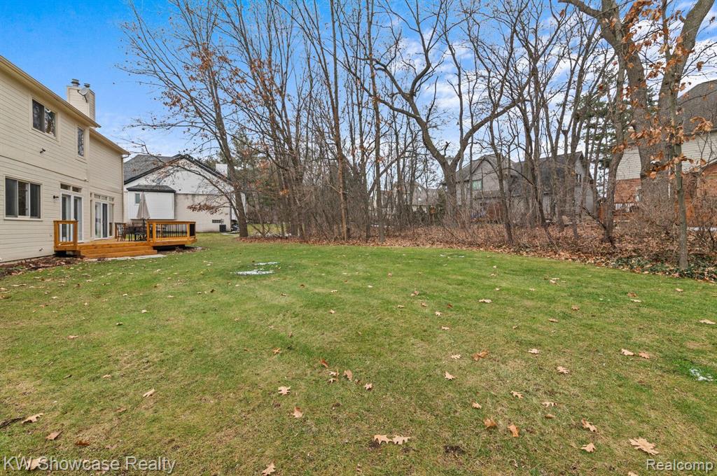 5294 BRIDGE Trail E, Commerce Twp, MI 48382 — Photo 34