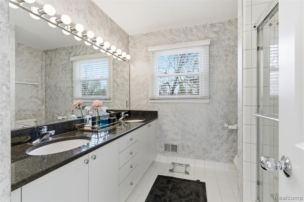 6960 Long Avenue, West Bloomfield, MI — Photo 32