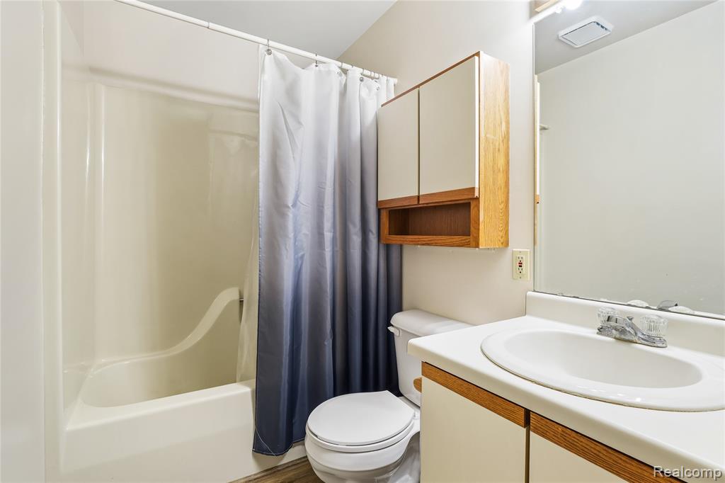 914 North Road, Fenton, MI 48430 — Photo 21