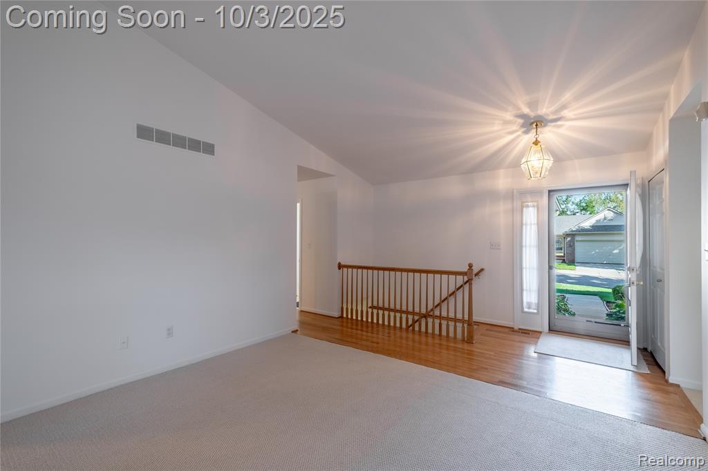 10456 Viewtop Court, Hartland, MI 48353 — Photo 6