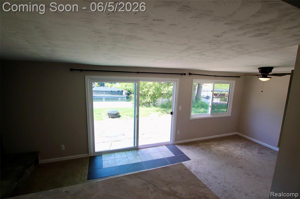 7044 Desmond Road, Waterford, MI 48329 — Photo 9