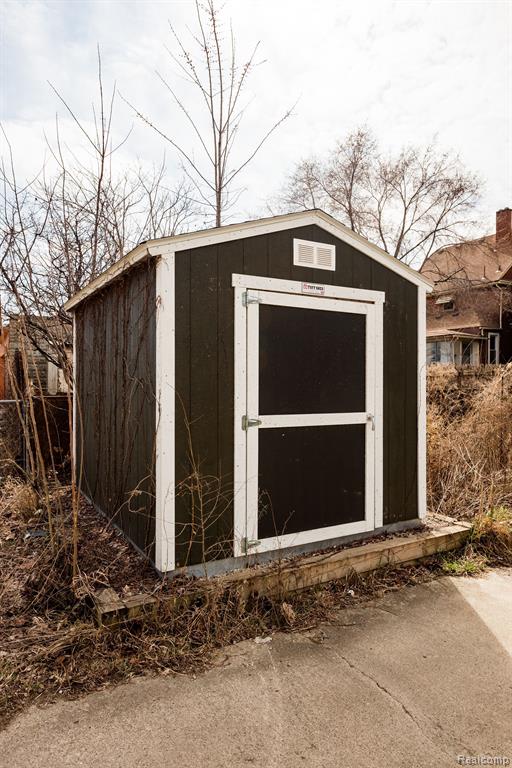 1020 FERDINAND Street, Detroit, MI 48209 — Photo 74
