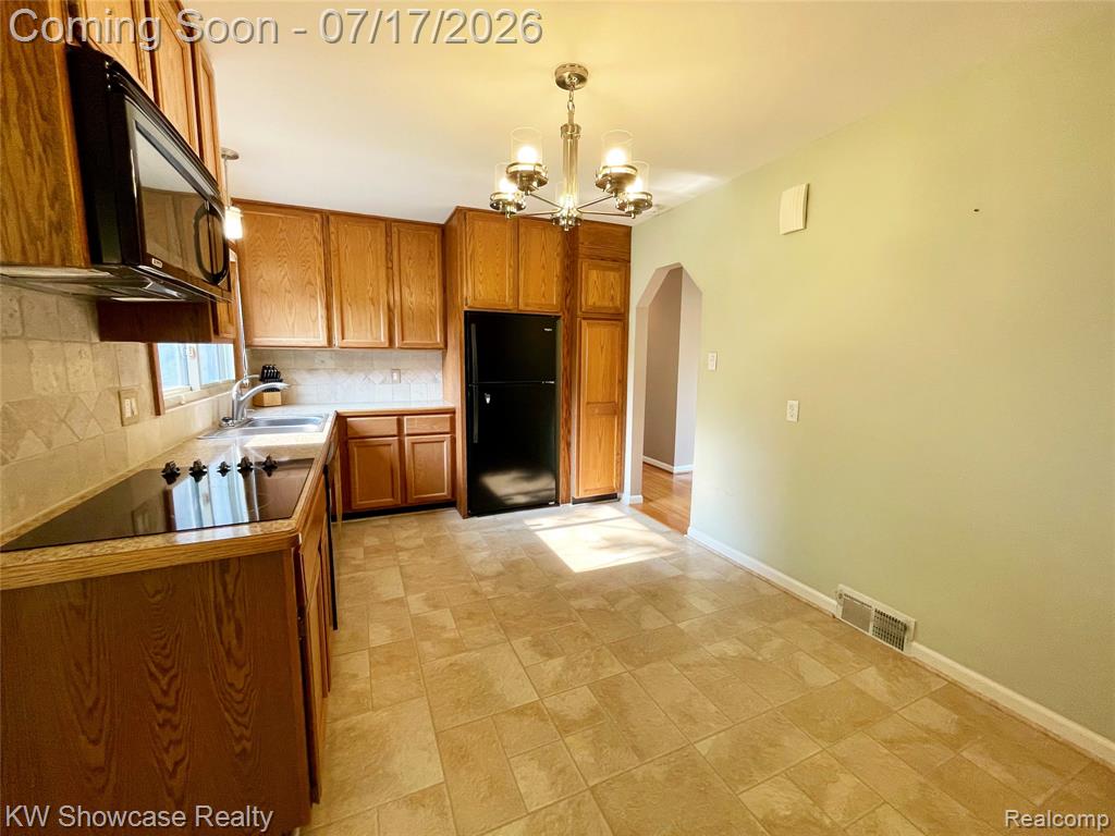 6391 Snow Apple Drive, Clarkston, MI — Photo 7