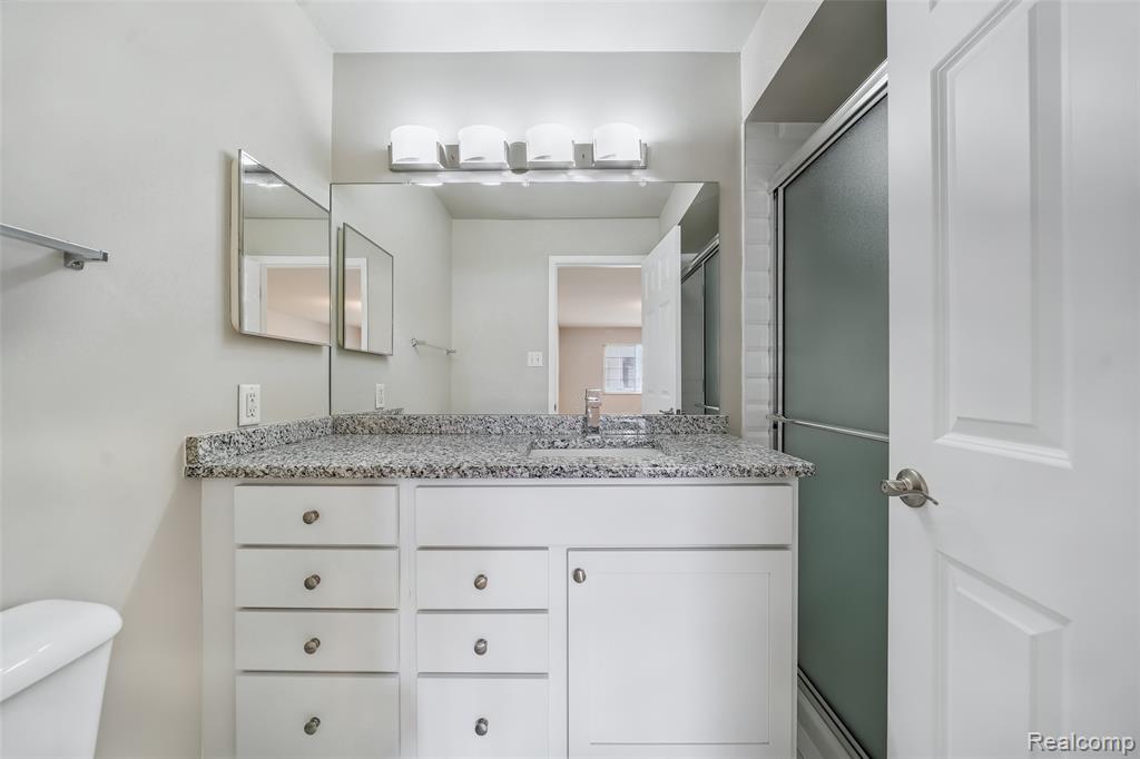 6151 Orchard Lake Road, 103, West Bloomfield, MI — Photo 14