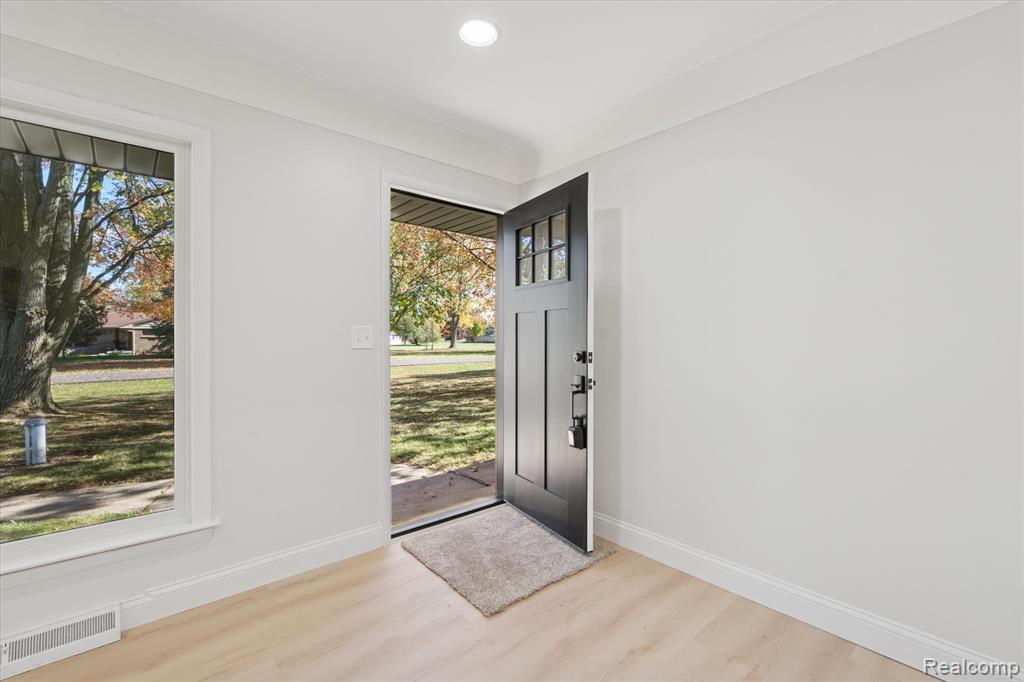 241 Raleigh Place, Lennon Vlg, MI 48449 — Photo 5