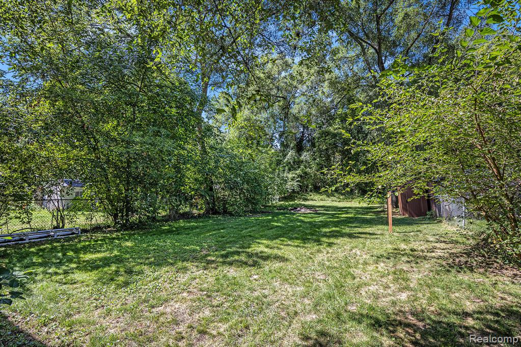 5355 Lake Grove Drive, White Lake, MI 48383 — Photo 24