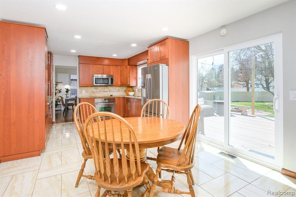 5369 Greendale Drive, Troy, MI 48085 — Photo 8