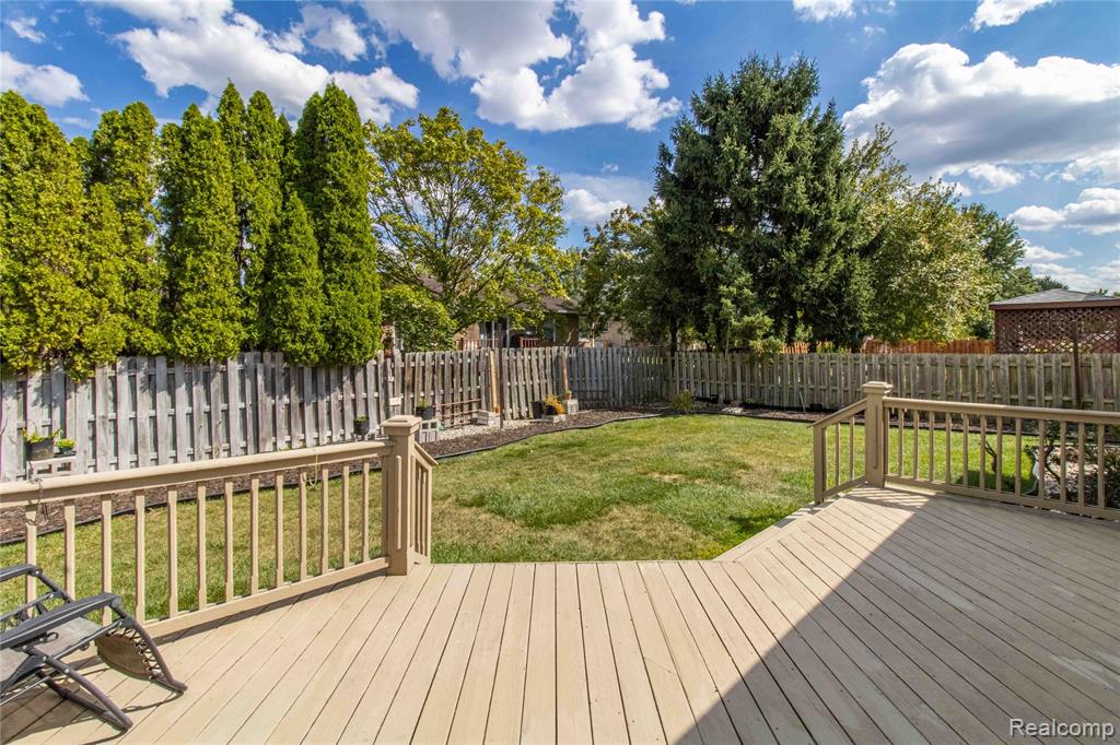 40216 Denbigh Drive, Sterling Heights, MI 48310 — Photo 36
