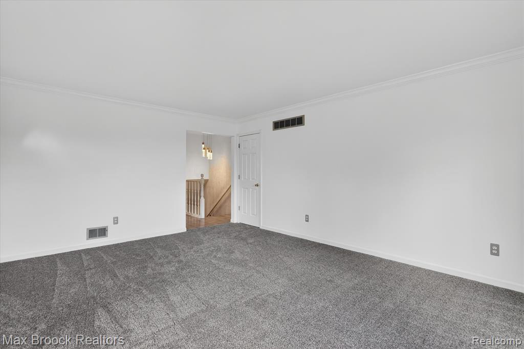 5001 Sylvanview Drive, Clarkston, MI 48348 — Photo 16
