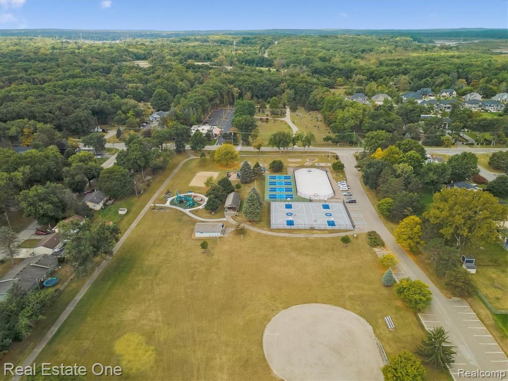 2436 Woodlawn Street, Wolverine Lake, MI 48390 — Photo 62