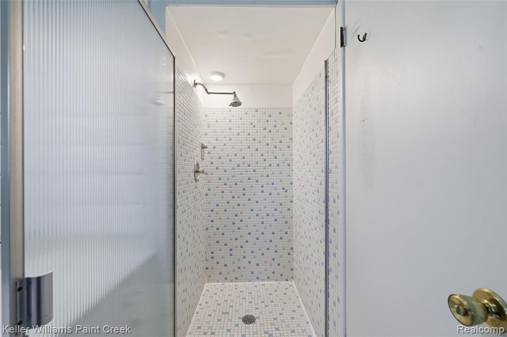 4016 Iverness Lane, West Bloomfield, MI 48323 — Photo 24