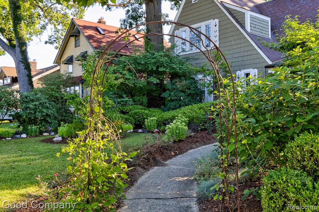 19 Oakdale Boulevard, Pleasant Ridge, MI — Photo 57