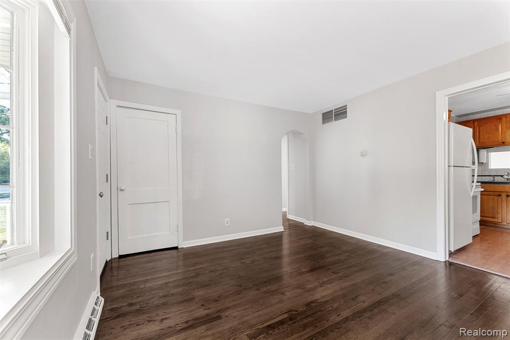 4924 Huron Street, Dearborn Heights, MI 48125 — Photo 8