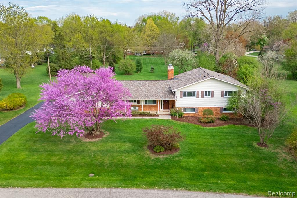 868 HELSTON Road, Bloomfield Hills, MI 48304 — Photo 35