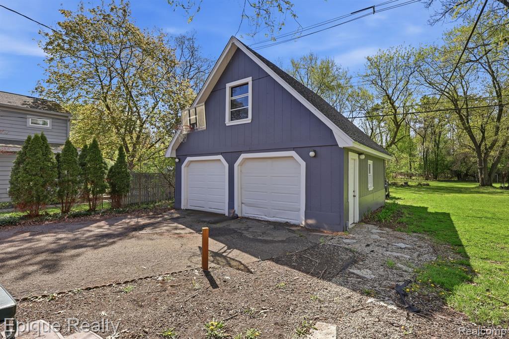 7441 Honeysuckle Road, West Bloomfield, MI 48324 — Photo 29