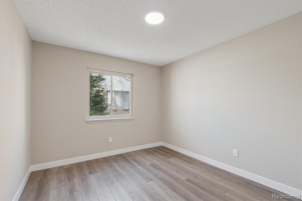 634 Lockport Road, Rochester Hills, MI 48307 — Photo 25