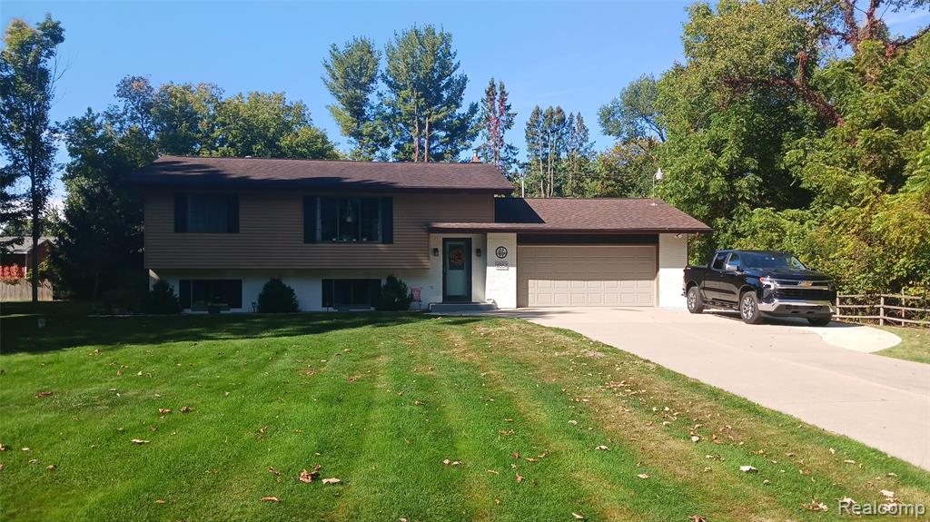 4864 Dorothy Street, Vassar, MI 48768 — front exterior
