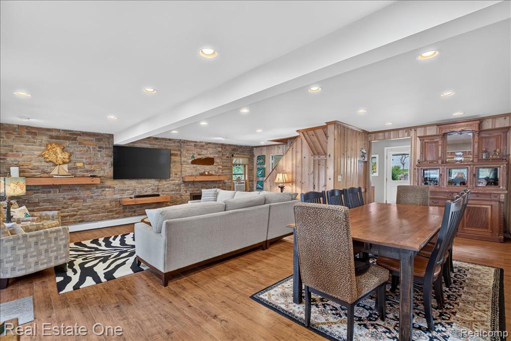 836 Pine Tree Road W, Lake Orion, MI 48362 — Photo 20