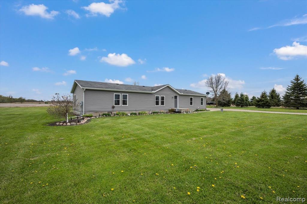 6992 Brown School Road, North Branch, MI 48461 — Photo 19