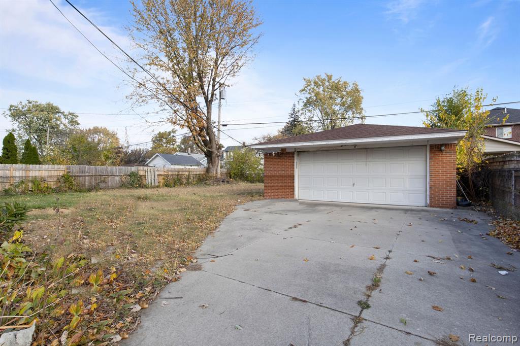 6916 KINMORE Street, Dearborn Heights, MI 48127 — Photo 30