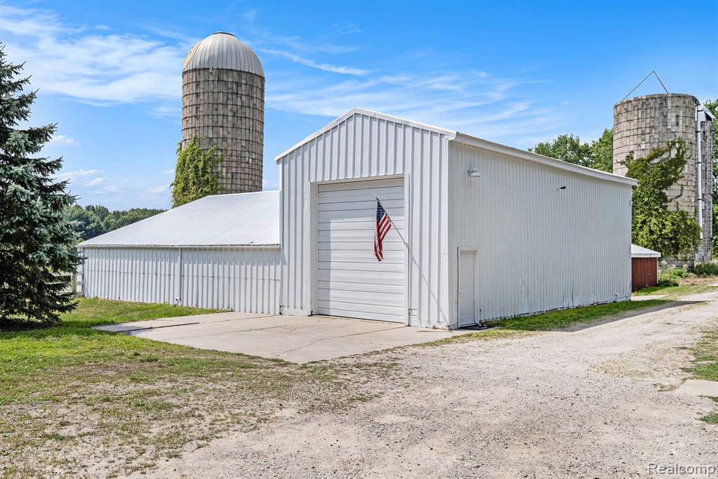 8327 Wiggins, Howell, MI 48855 — Photo 23