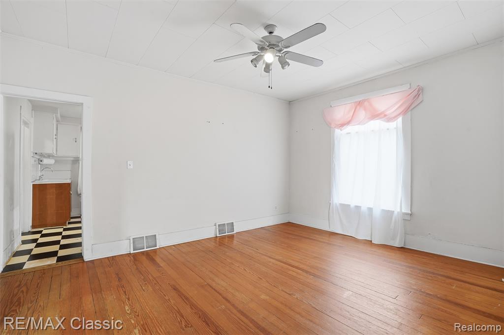 226 Franklin Street, Milford, MI 48381 — Photo 8