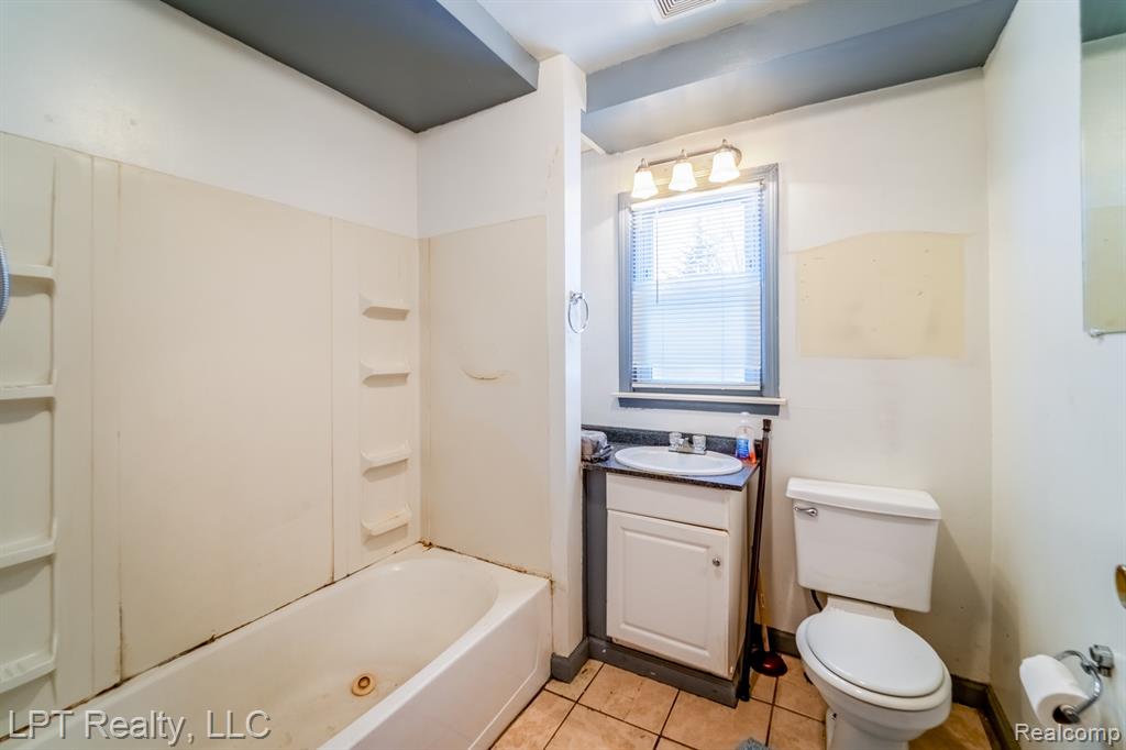 453 Spruce Street, Wyandotte, MI 48192 — Photo 13