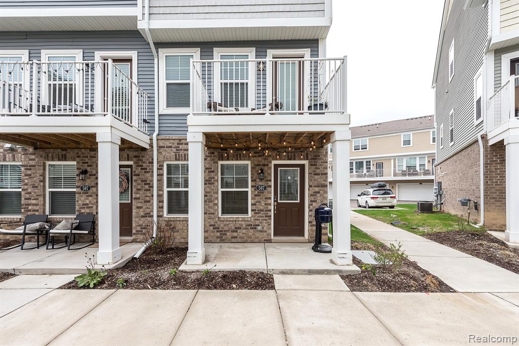 587 ANNE Avenue, Brighton, MI 48116 — Photo 2