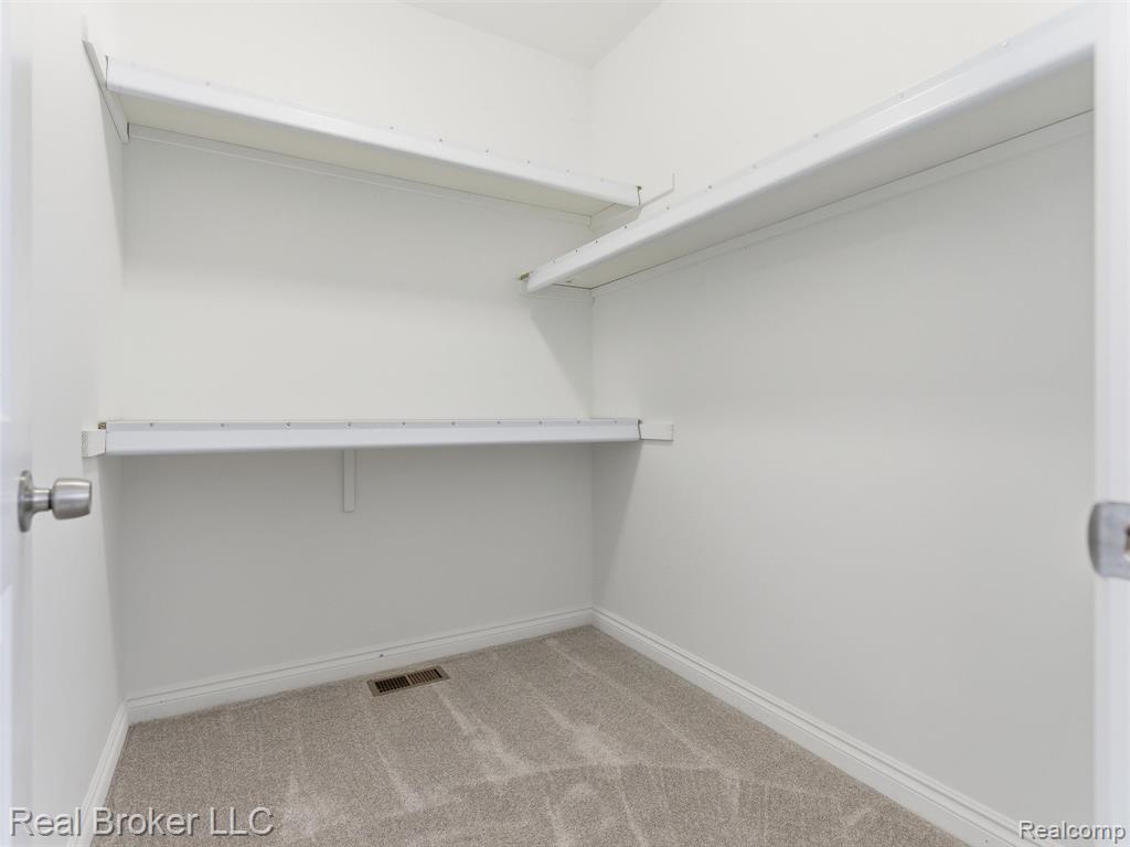 47124 Rosevillage Court, Shelby Twp, MI 48315 — Photo 22