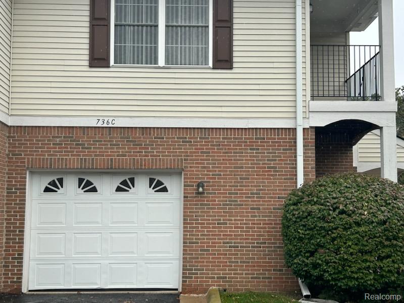 736 Amberly Drive, Waterford, MI 48328 — Photo 16