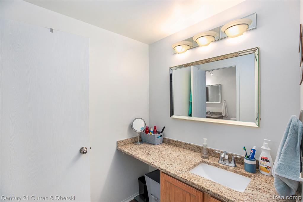 5840 Northfield Parkway, Troy, MI 48098 — Photo 13