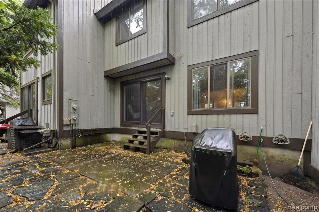 566 Foxboro Square, Brighton, MI 48116 — Photo 27