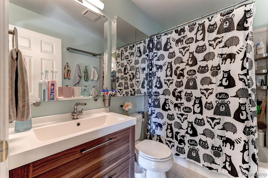 5474 COUNTRY HEARTH Lane, Grand Blanc, MI 48439 — Photo 17