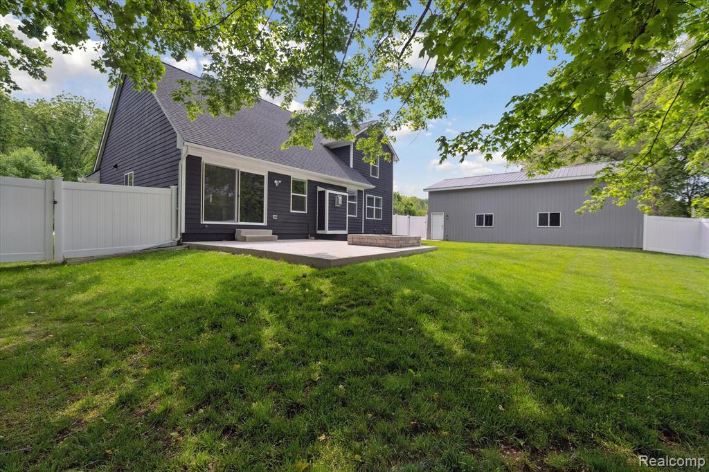 595 BRIGHTON LAKE RD, Brighton, MI 48116 — Photo 50