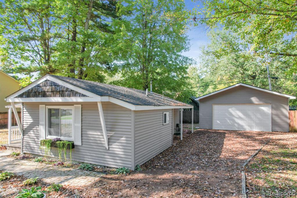 9106 Maple Road, Clay, MI 48001 — Photo 5