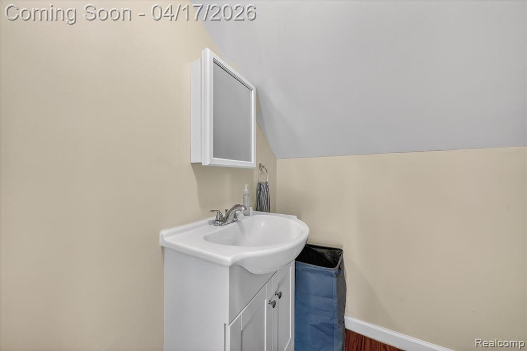 102 S Matteson Street, Capac, MI 48014 — Photo 26