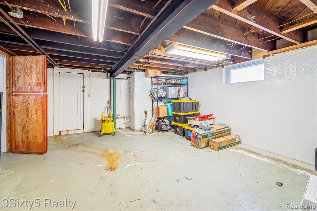 744 RIVERBANK Street, Wyandotte, MI 48192 — Photo 39