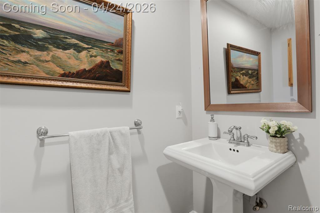 54638 Beacon Cove Circle, New Baltimore, MI 48047 — Photo 21