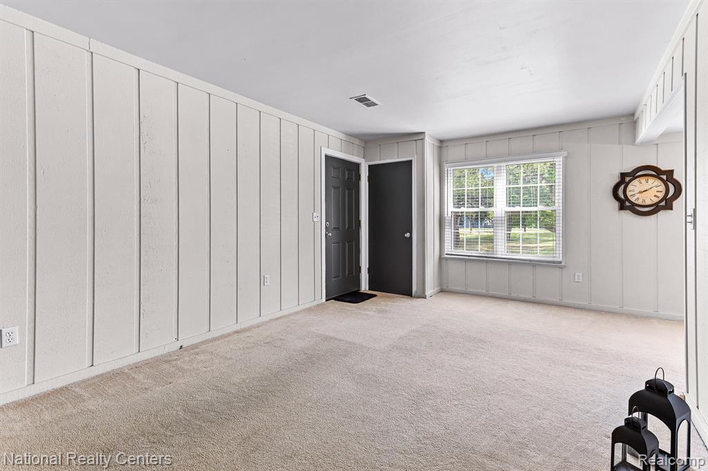 39525 VILLAGE WOOD Road, Novi, MI — Photo 7