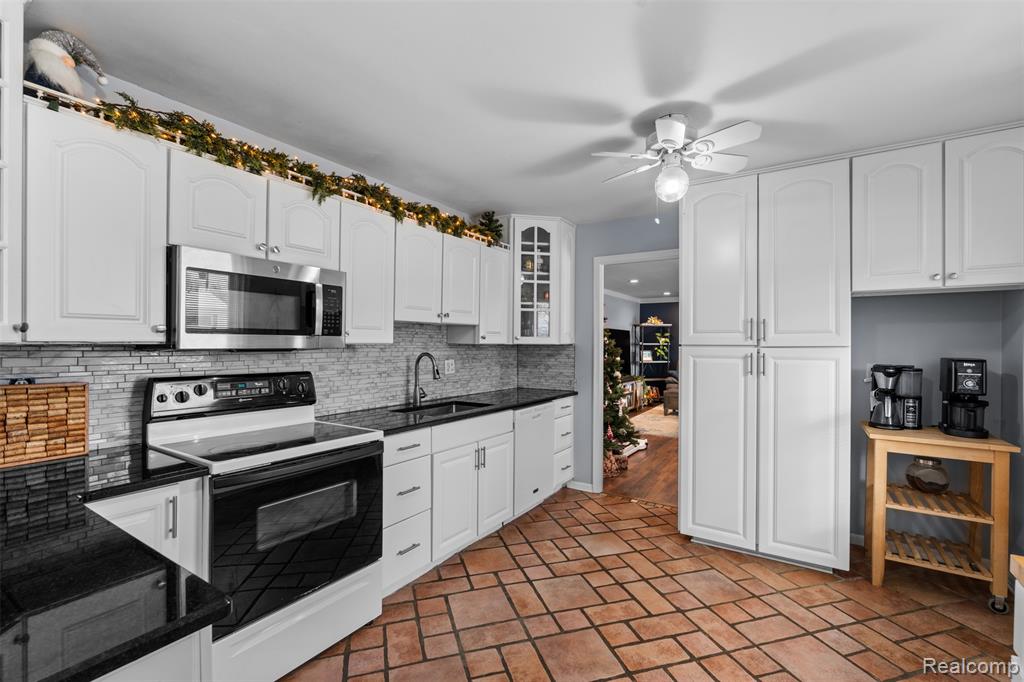 6404 Richalle Street, Brighton, MI 48116 — Photo 13