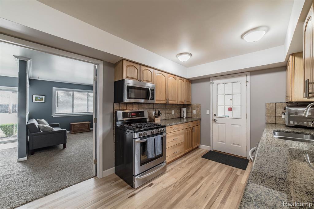 46555 Dequindre Road, Rochester Hills, MI 48307 — Photo 22
