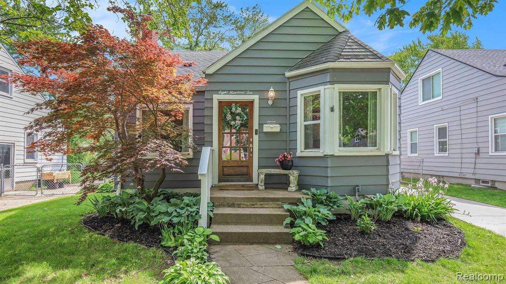 810 N GAINSBOROUGH Avenue, Royal Oak, MI 48067 — front exterior