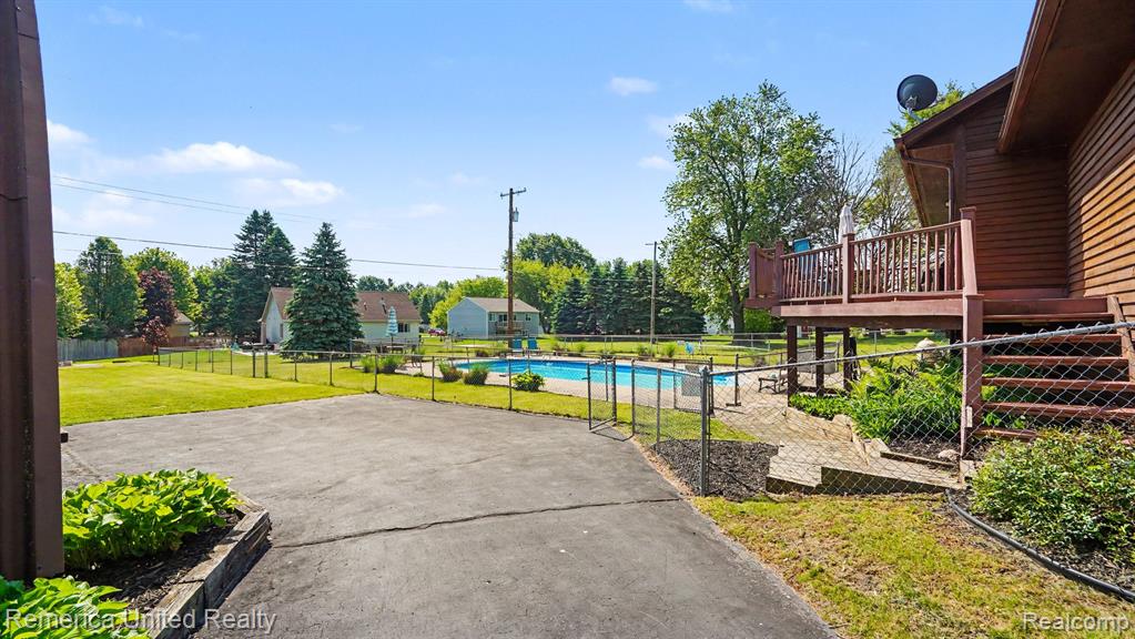 339 S Collins Street, Fowlerville, MI 48836 — Photo 33