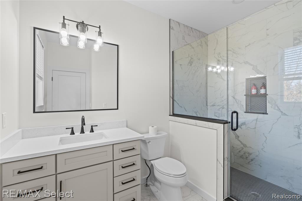 2208 Grove Park Road, Fenton, MI, 48430