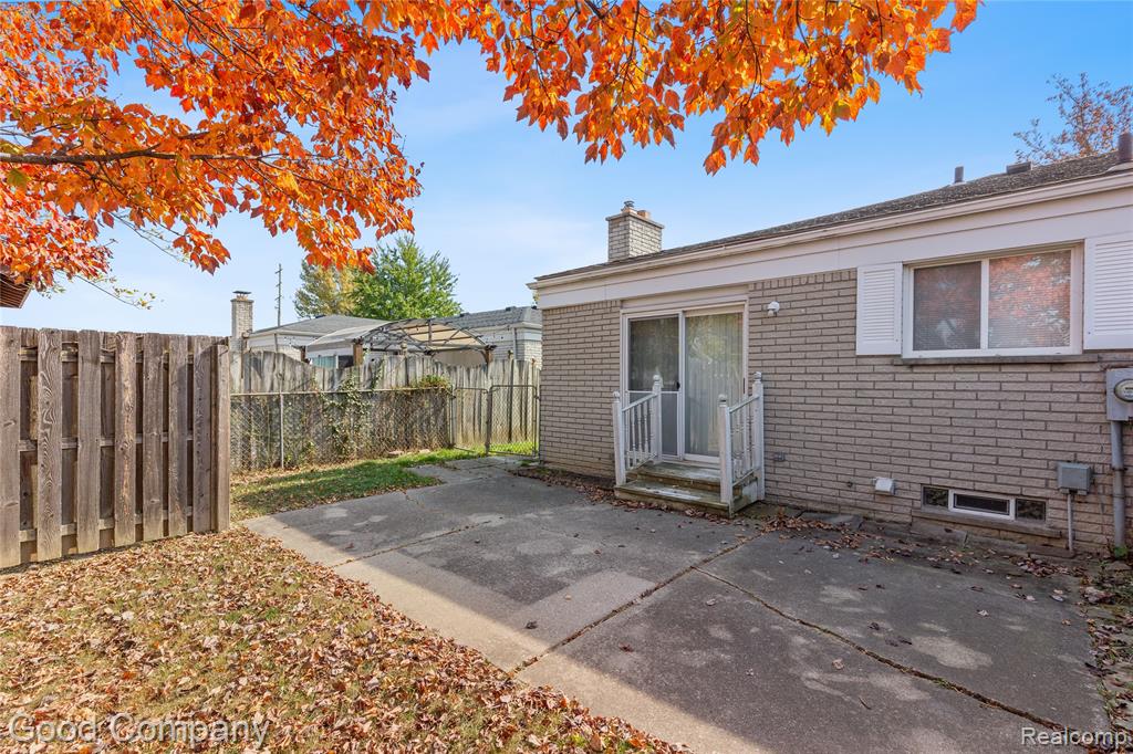 22048 Hampton Court, Woodhaven, MI 48183 — Photo 30