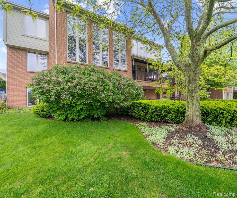 17747 PARKSHORE Drive, Northville, MI 48168 — Photo 87