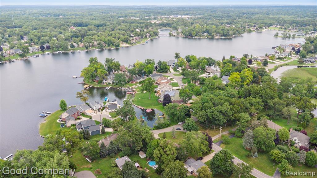 2289 Paulette Drive, Wolverine Lake, MI 48390 — Photo 4