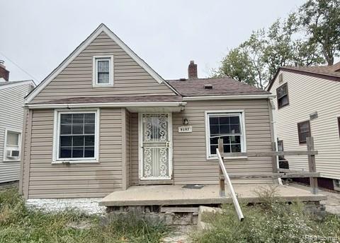 9197 Grandmont Avenue, Detroit, MI 48228
