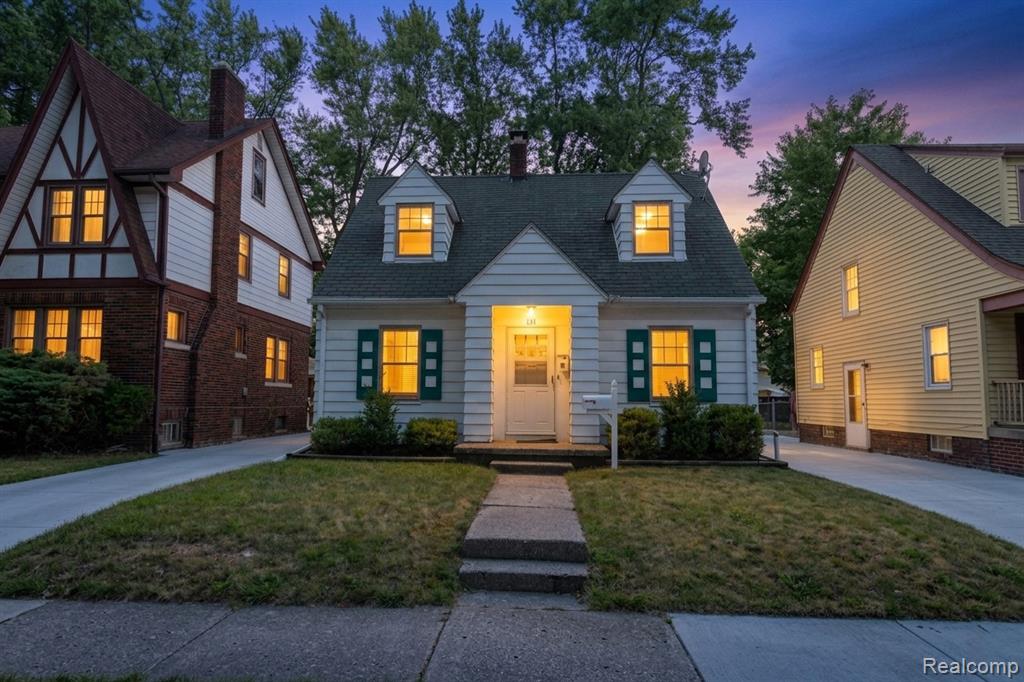 131 Dwight Avenue, Pontiac, MI 48341